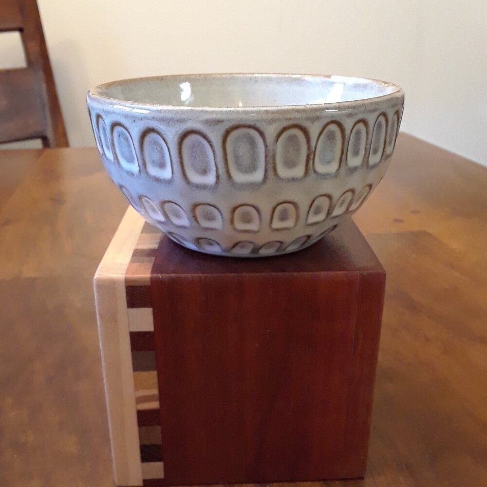 Set of 3 Hand-made Ceramic Bowls (NWOT) - Picture 8 of 10